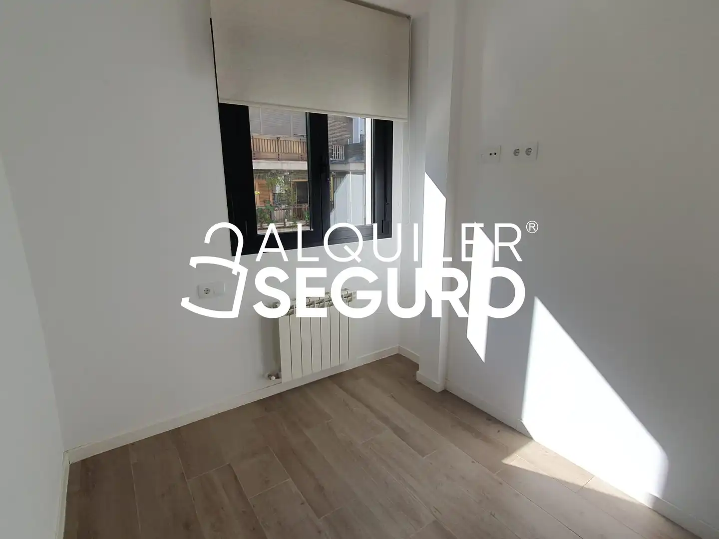 Bedroom of Flat for rent in Madrid  with Air Conditioner, Heating and Terrace