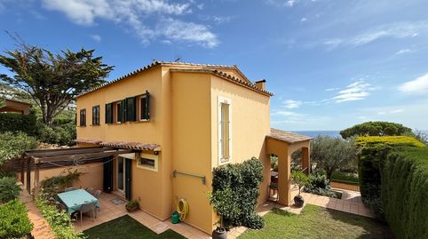 En venta casa adosada con vistas al mar en Begur, Aiguablava