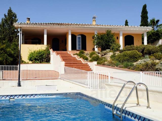 Casa-chalet en Venta en Aljomahima - Ermita