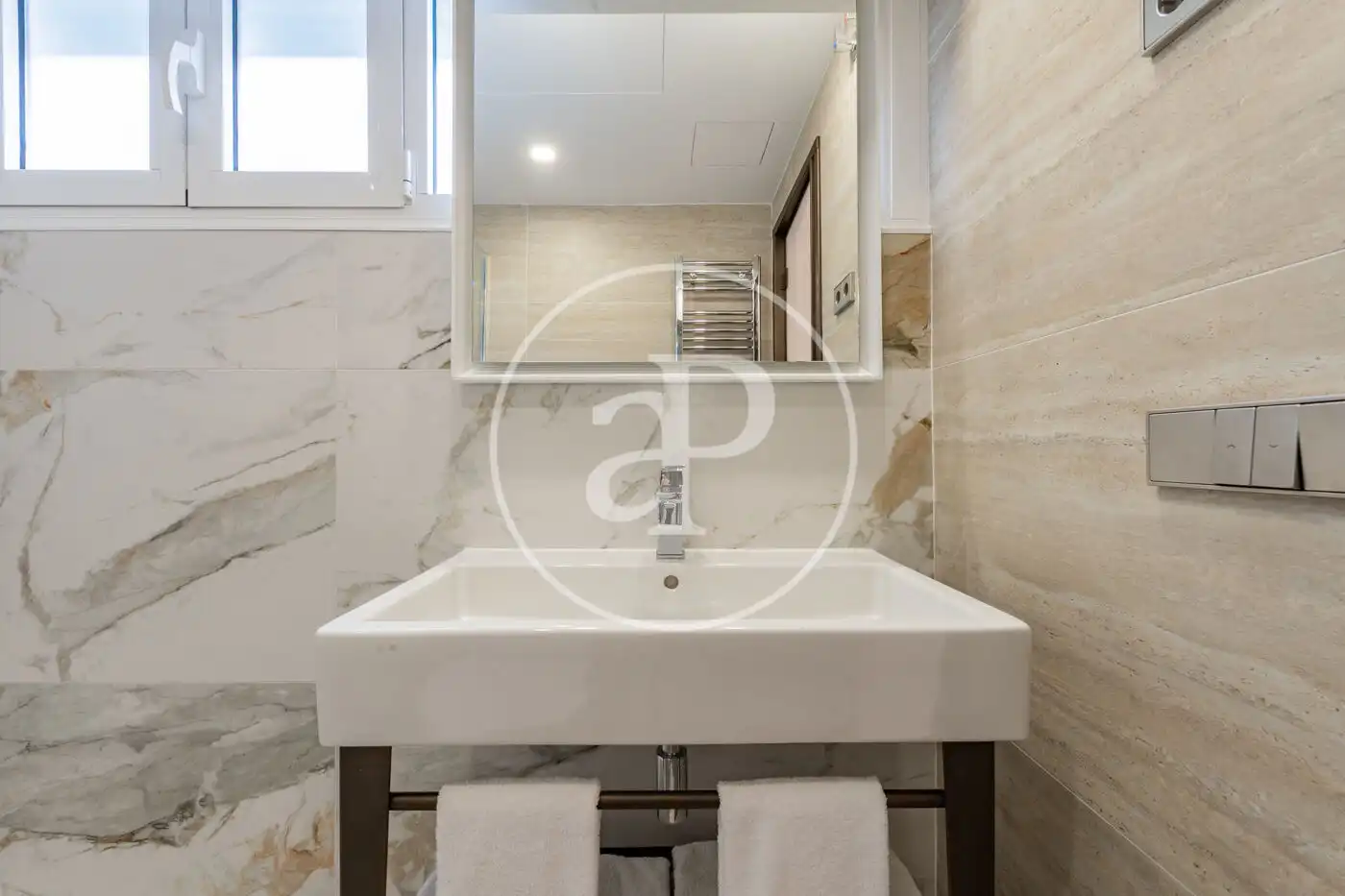 Bathroom of Flat for rent in Madrid  with Air Conditioner, Heating and Terrace