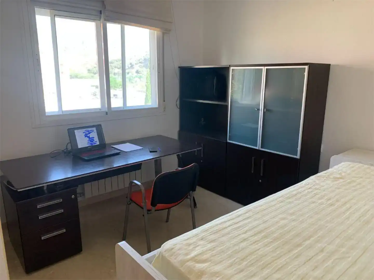 Dormitori de Casa o xalet en venda en  Granada Capital amb Aire condicionat i Piscina