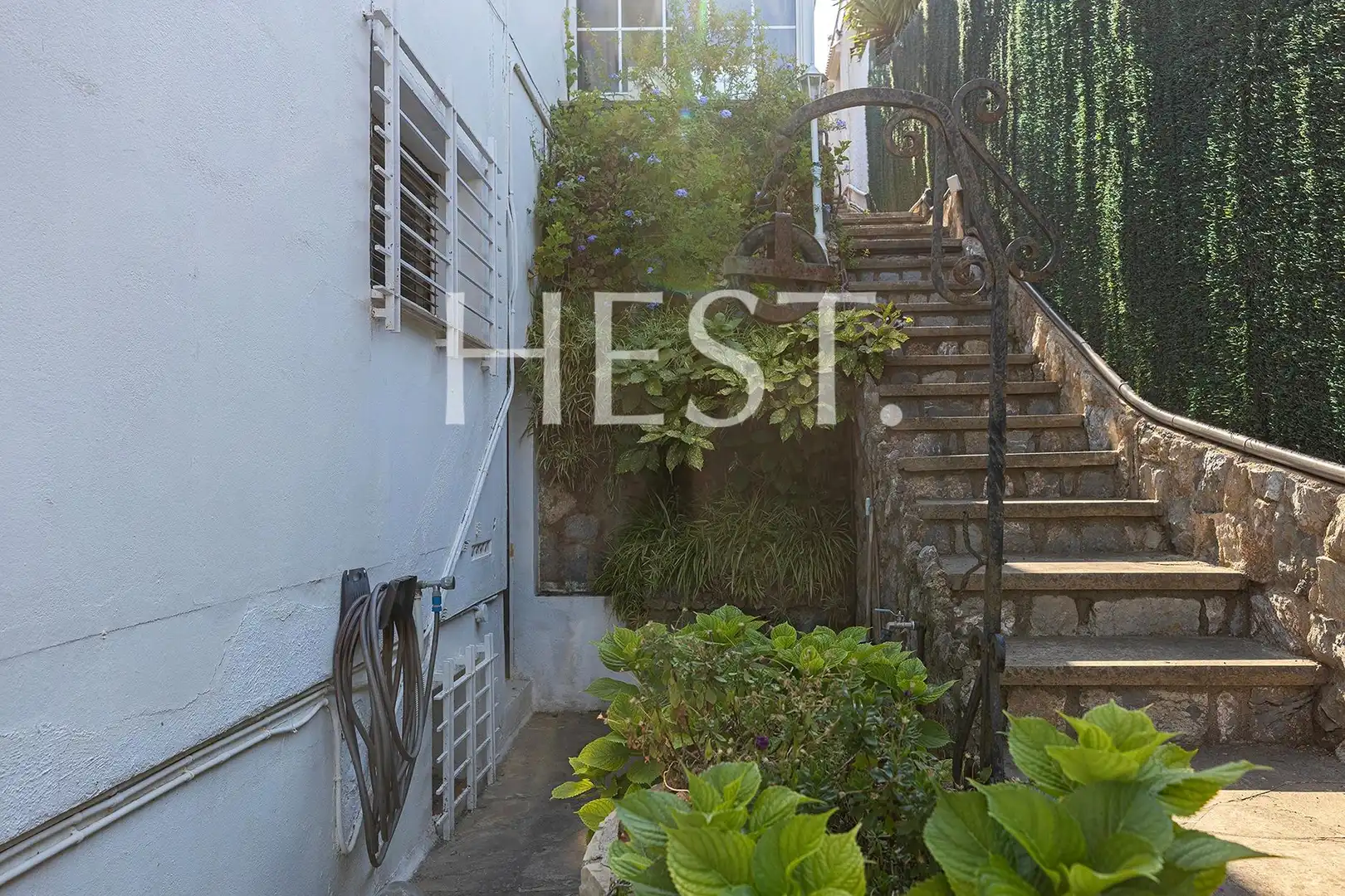 Vista exterior de Casa o chalet en venta en Castelldefels con Calefacción, Jardín privado y Parquet