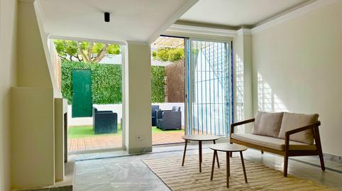 Photo 4 of Single-family semi-detached for sale in Ramón Gomez de la Serna, Playa de la Fontanilla, Marbella
