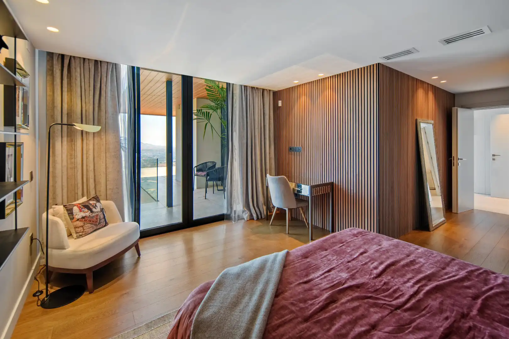 Bedroom of Houses for sale in Marbella  with Air Conditioner, Private garden and Terrace