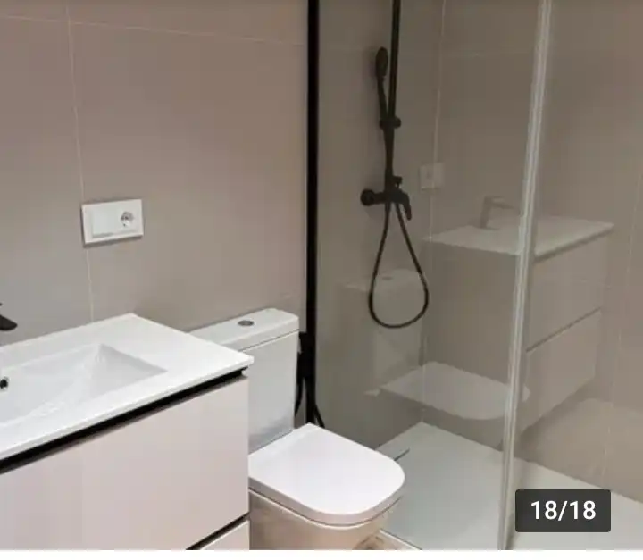 Bathroom of Flat for rent in Granada  with Air Conditioner, Heating and Private garden
