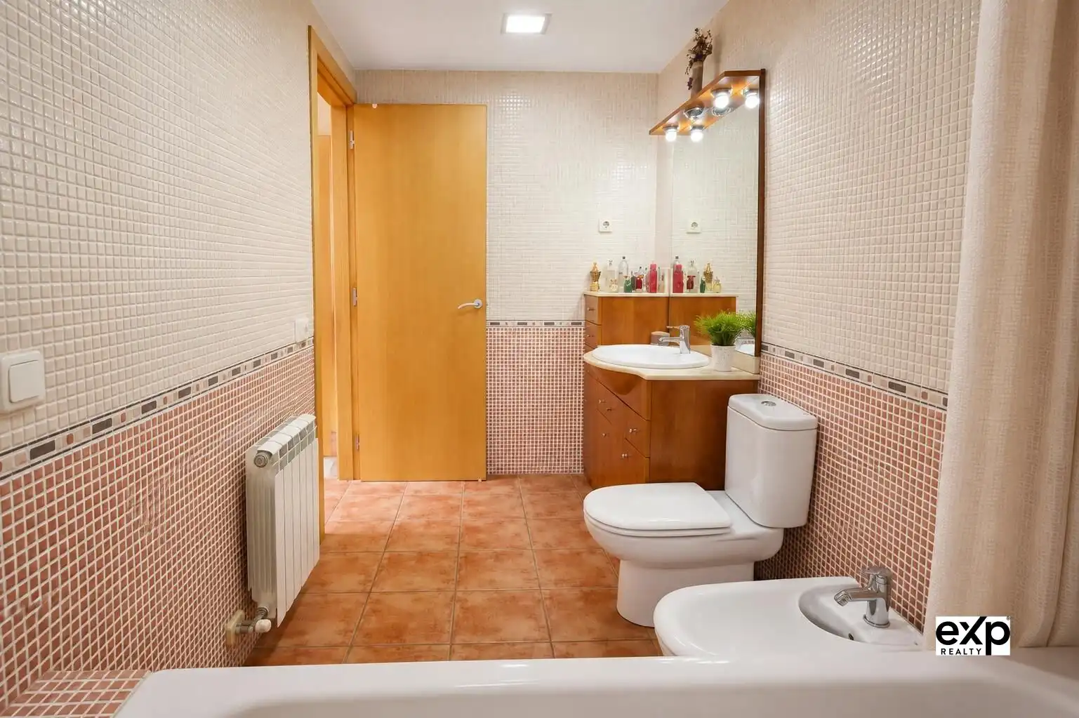 Badezimmer von Haus oder Chalet zum Verkauf in Calafell mit Heizung, Privatgarten und Terrasse