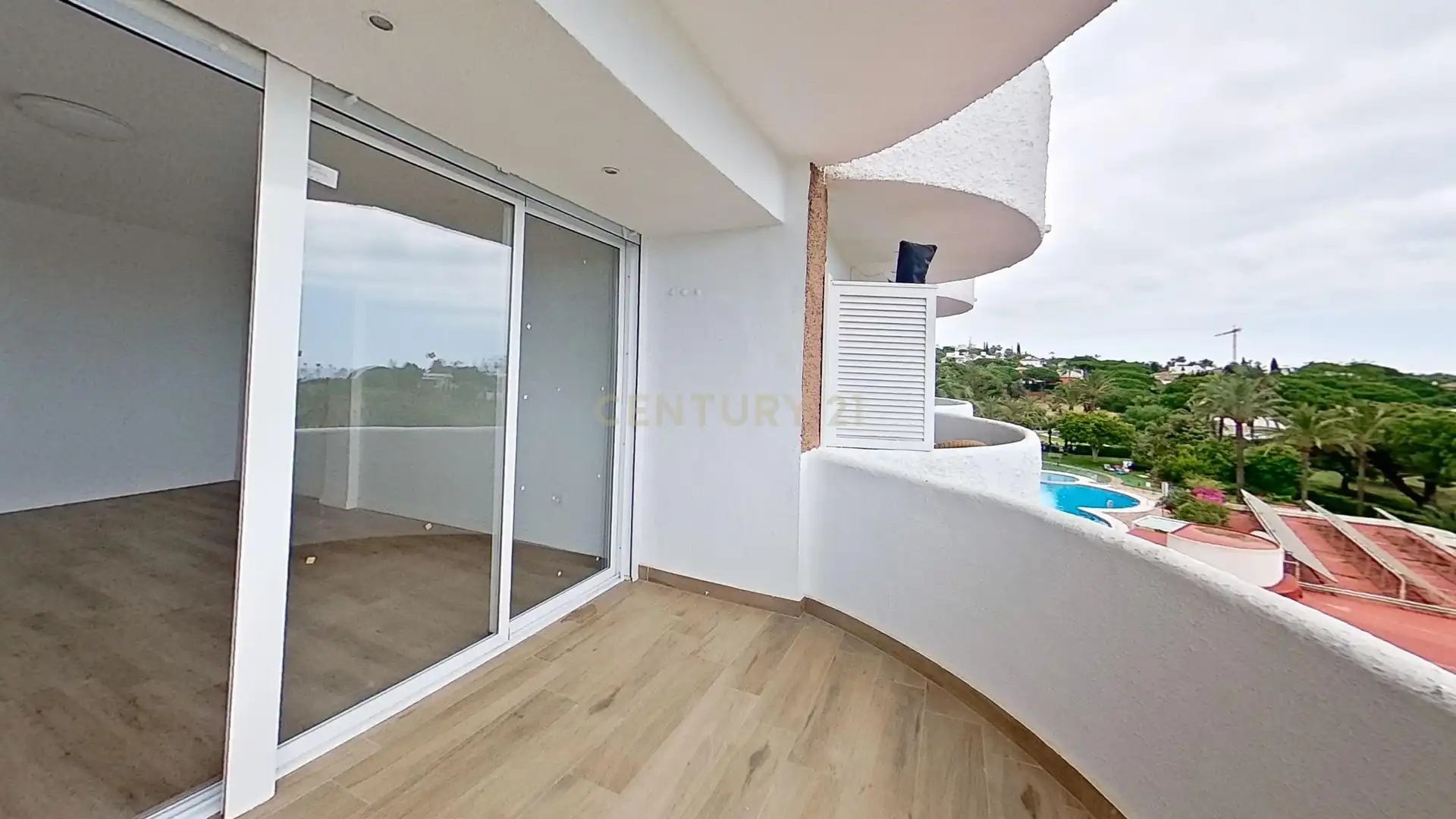 Study for sale in Marbesa