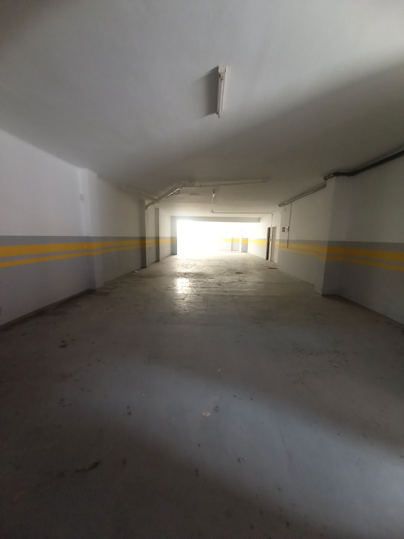 Aparcament de Local en venda en Esplugues de Llobregat