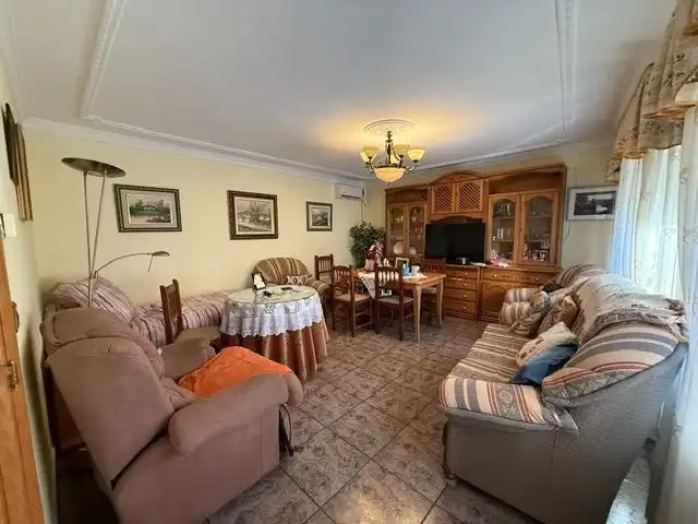 Sala d'estar de Casa adosada en venda en Cantalpino amb Calefacció i Traster