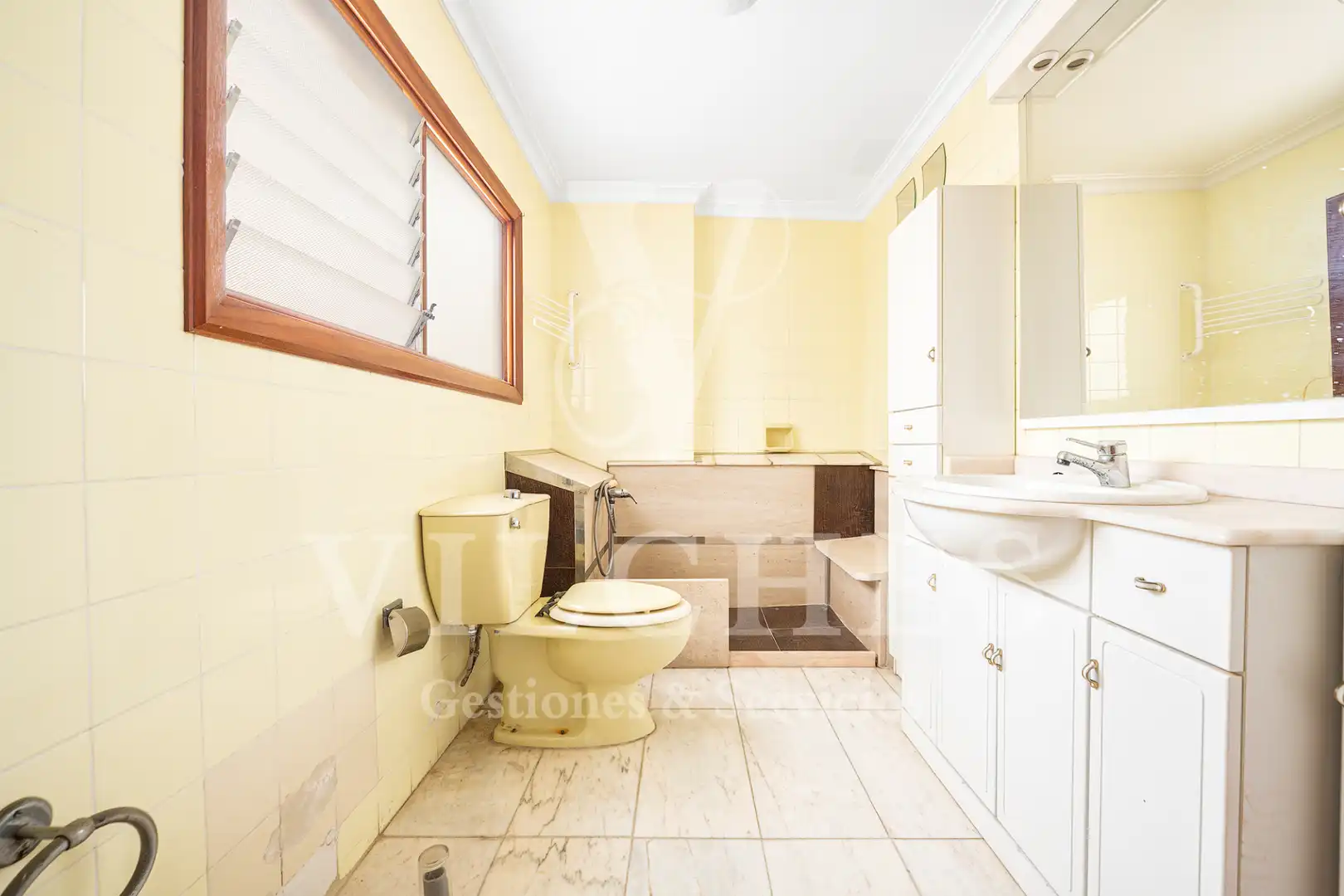 Bathroom of Flat for sale in Gáldar  with Terrace and Balcony