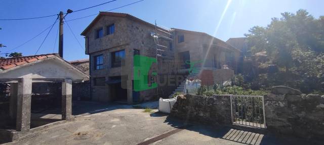 Casa-chalet en Venta en Nogueira de Ramuín