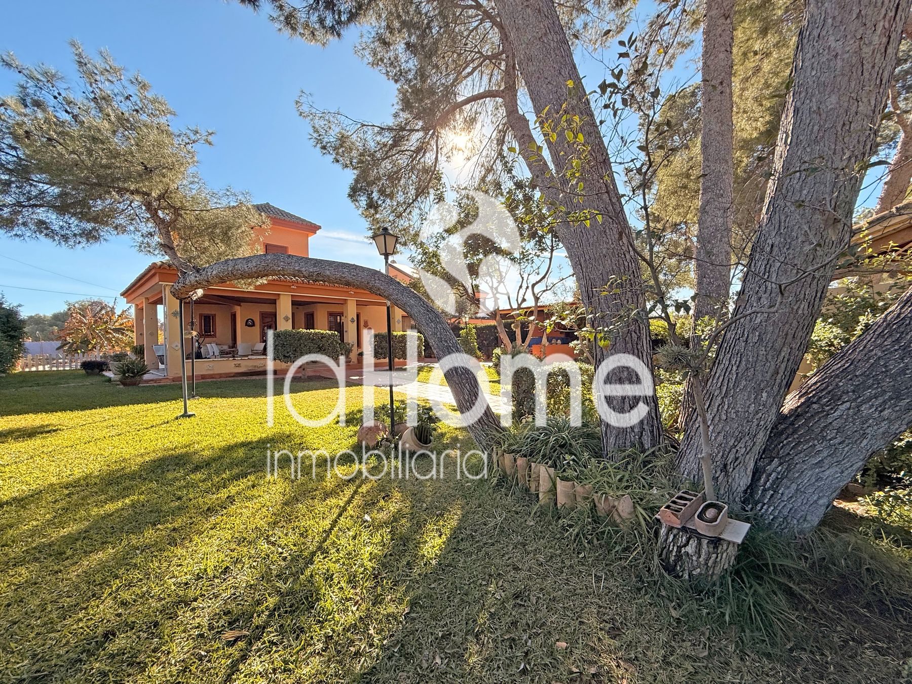 Jardí de Casa o xalet en venda en Paterna amb Aire condicionat, Jardí privat i Parquet