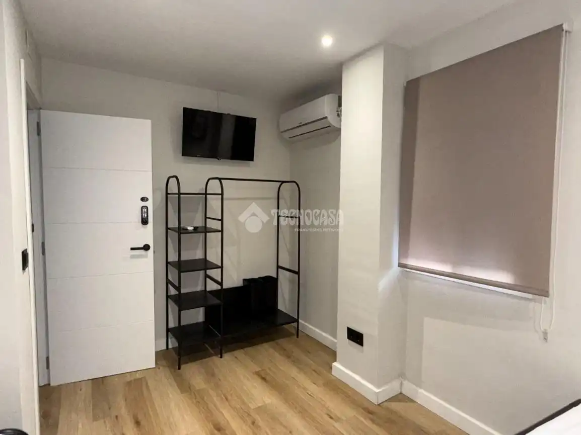 Bedroom of Flat for sale in Sevilla