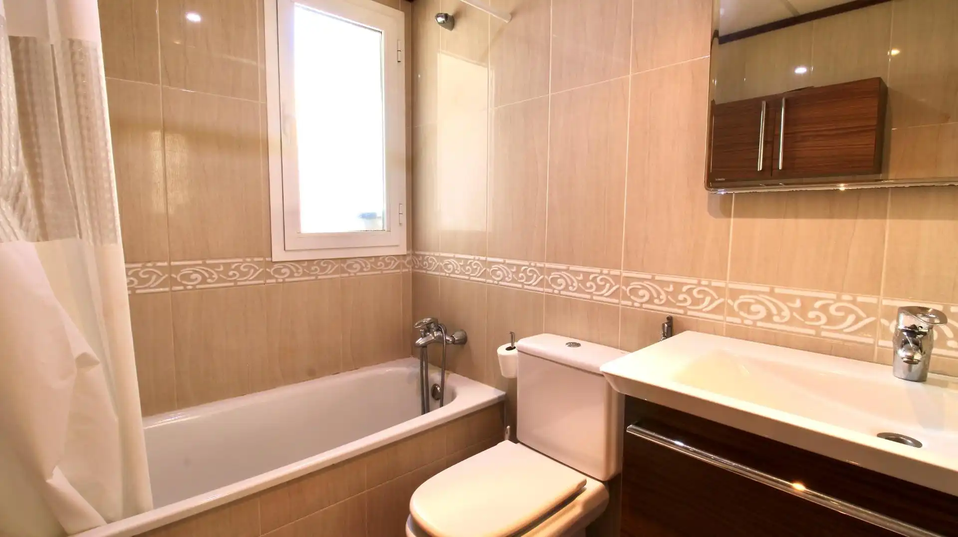 Baño de Ático en venta en Roquetas de Mar con Aire acondicionado, Calefacción y Terraza