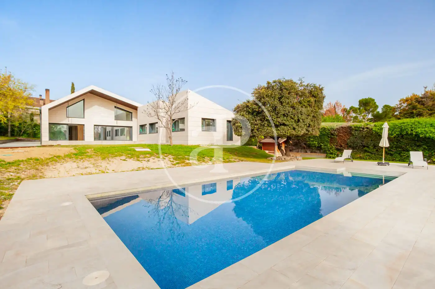 Vista exterior de Casa o chalet en venta en Pozuelo de Alarcón con Aire acondicionado, Calefacción y Jardín privado