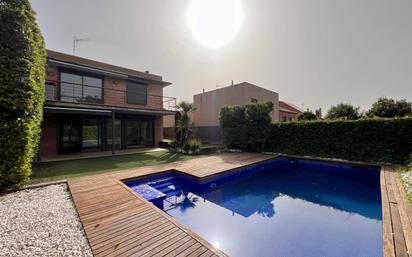 Piscina de Casa o xalet en venda en Matadepera amb Terrassa i Piscina