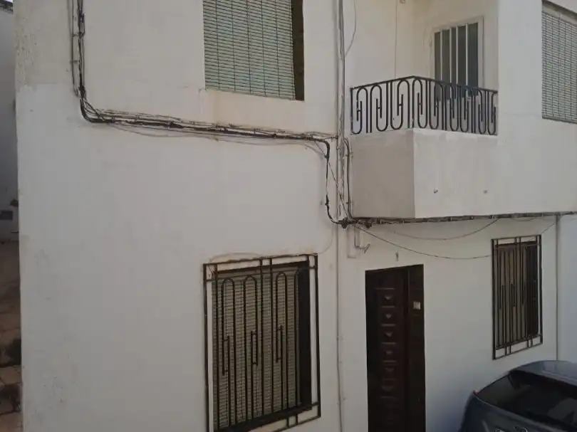 House for sale in Calle Rosal 4
