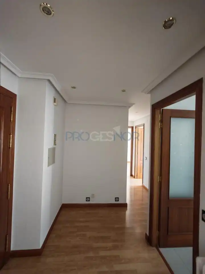 Apartamento en venta en San Andrés del Rabanedo con Calefacción