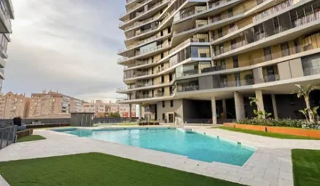 Piscina de Piso de alquiler en Almería con Aire acondicionado, Calefacción y Jardín privado