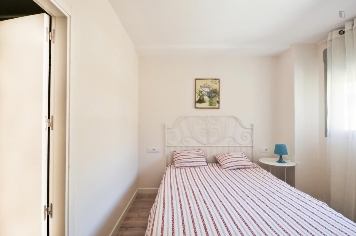 Dormitori de Apartament de lloguer en  Madrid Capital amb Aire condicionat, Calefacció i Moblat