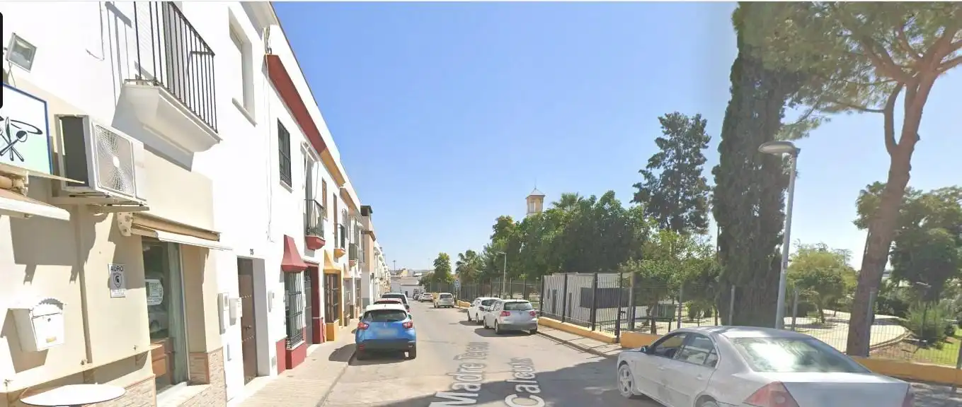Vista exterior de Pis en venda en Marchena amb Piscina comunitària