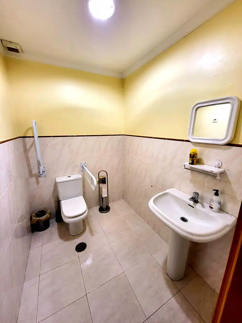 Badezimmer von Geschaftsraum zur Miete in Vigo 