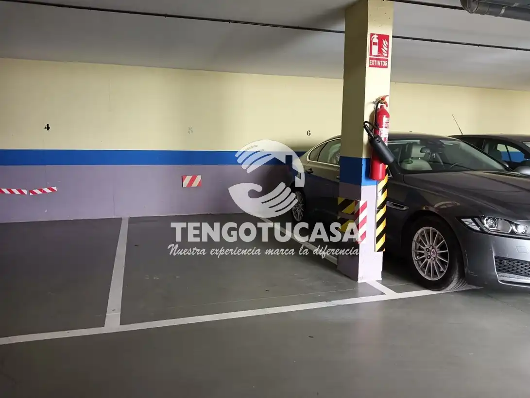 Parking de Piso en venta en Madrid con Aire acondicionado, Calefacción y Trastero