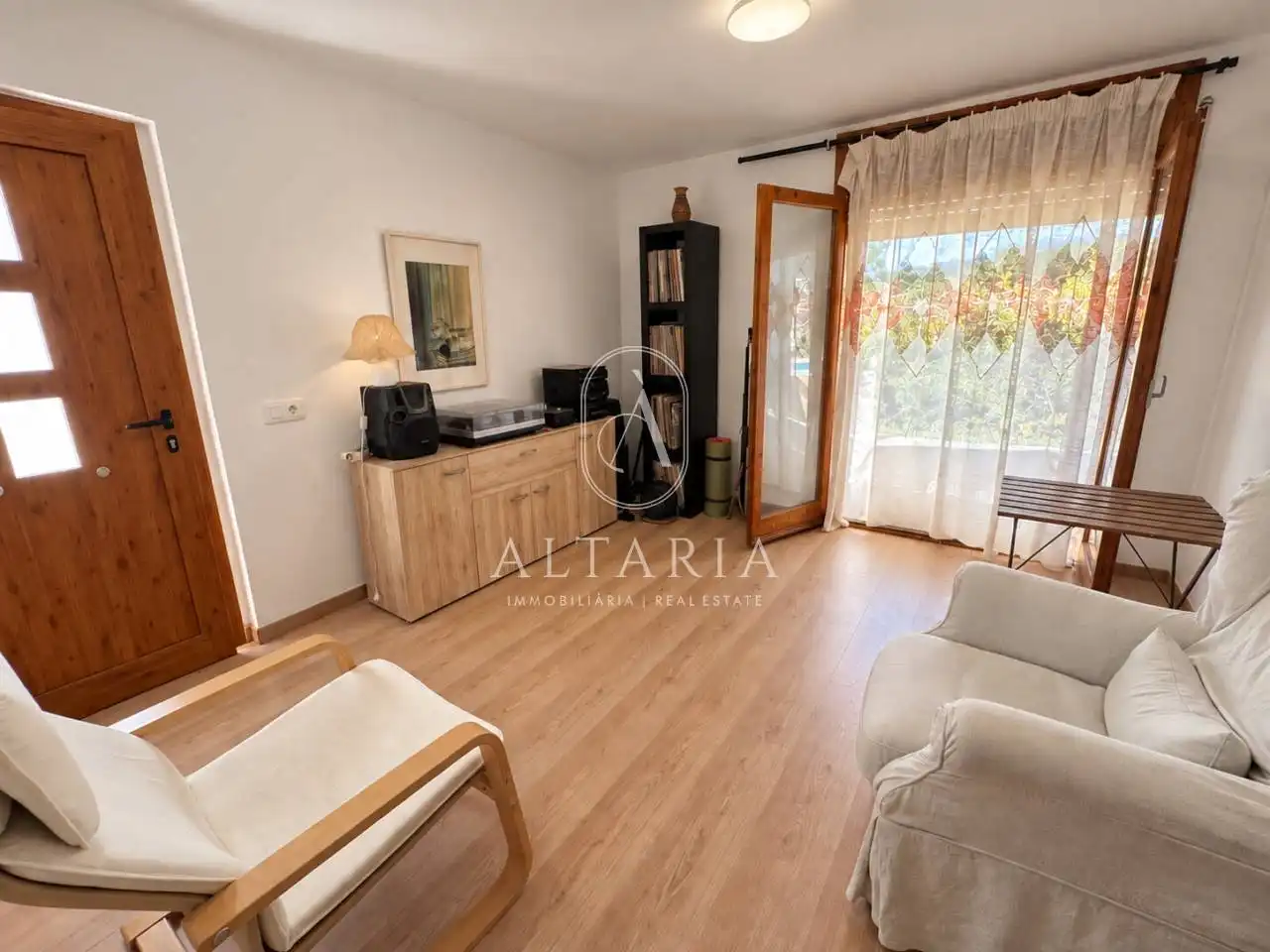 Sala d'estar de Finca rústica en venda en Pineda de Mar amb Jardí privat, Piscina i Alarma