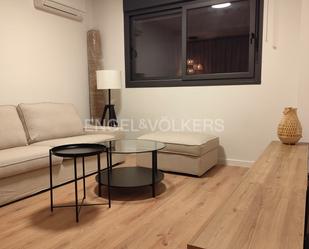 Sala d'estar de Apartament de lloguer en San Sebastián de los Reyes amb Aire condicionat, Parquet i Piscina