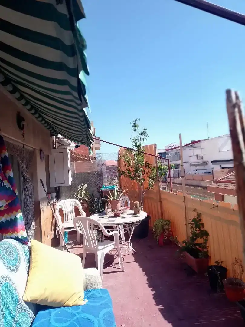 Terraza de Ático para compartir en Barcelona con Aire acondicionado, Amueblado y Lavadora