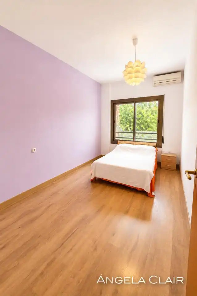 Bedroom of Flat for sale in Barcelona  with Air Conditioner, Heating and Parquet flooring