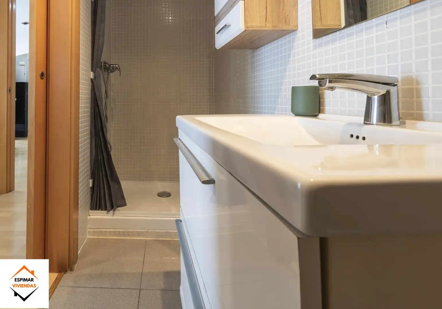 Bathroom of Apartments for sale in Zaragoza