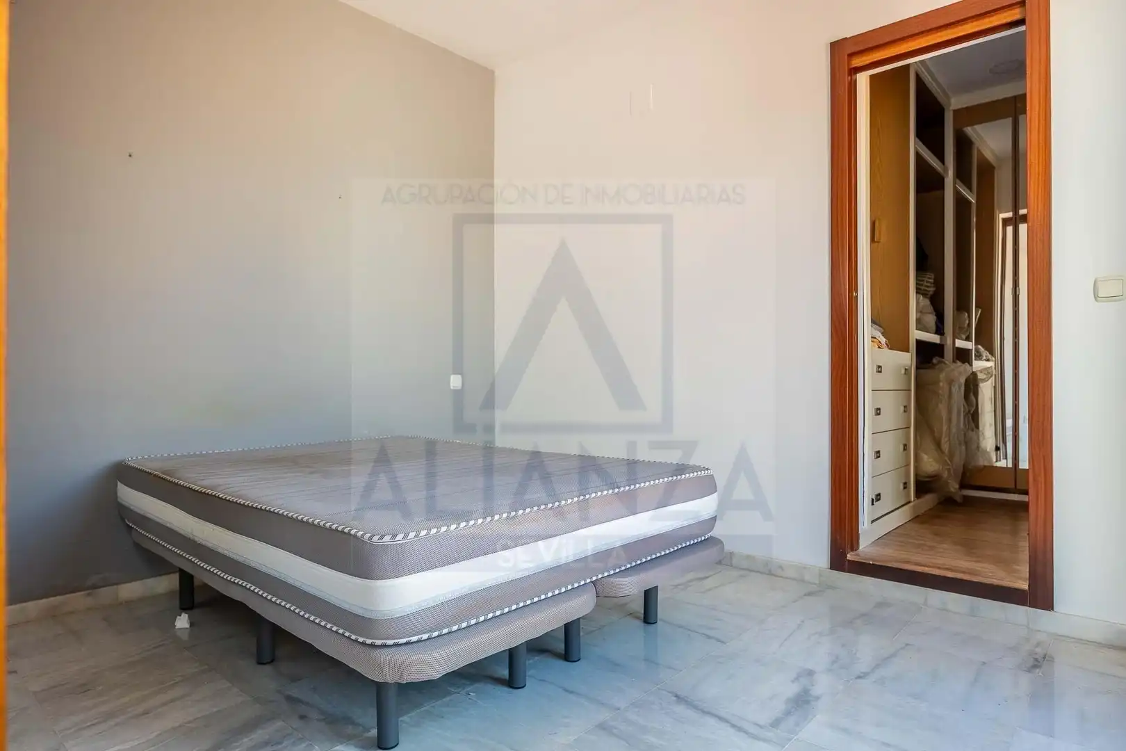 Schlafzimmer von Maisonette zum Verkauf in Gines mit Klimaanlage, Terrasse und Abstellraum