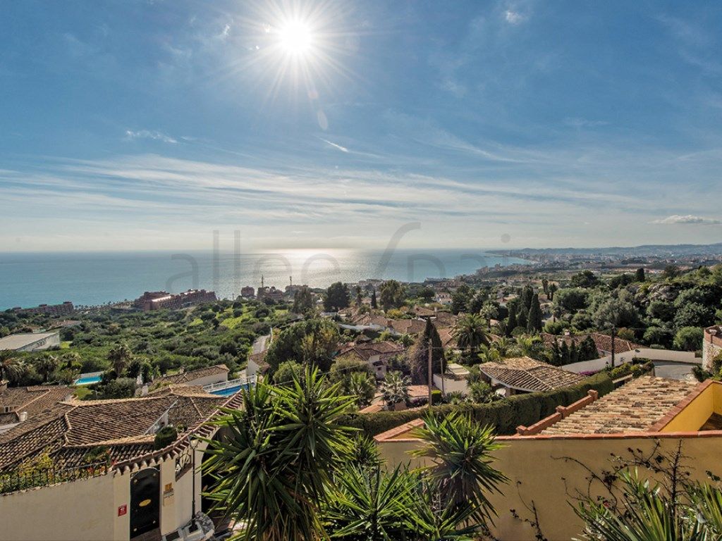 Exterior view of House or chalet for sale in Benalmádena