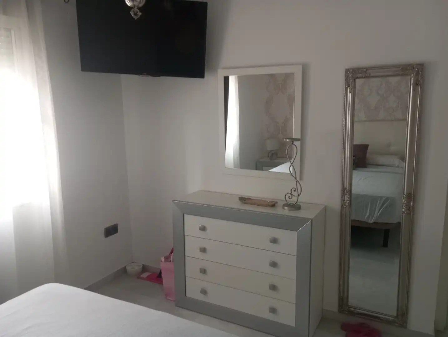 Schlafzimmer von Einfamilien-Reihenhaus zur Miete in La Algaba mit Klimaanlage, Terrasse und Abstellraum