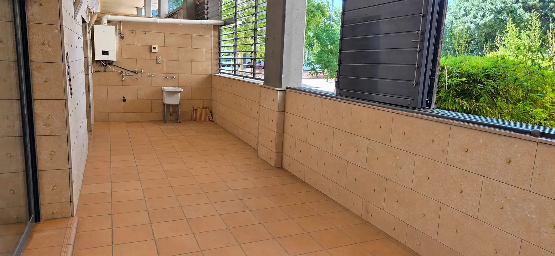 Terrasse von Maisonette zum Verkauf in Barcelona mit Klimaanlage, Heizung und Parkett