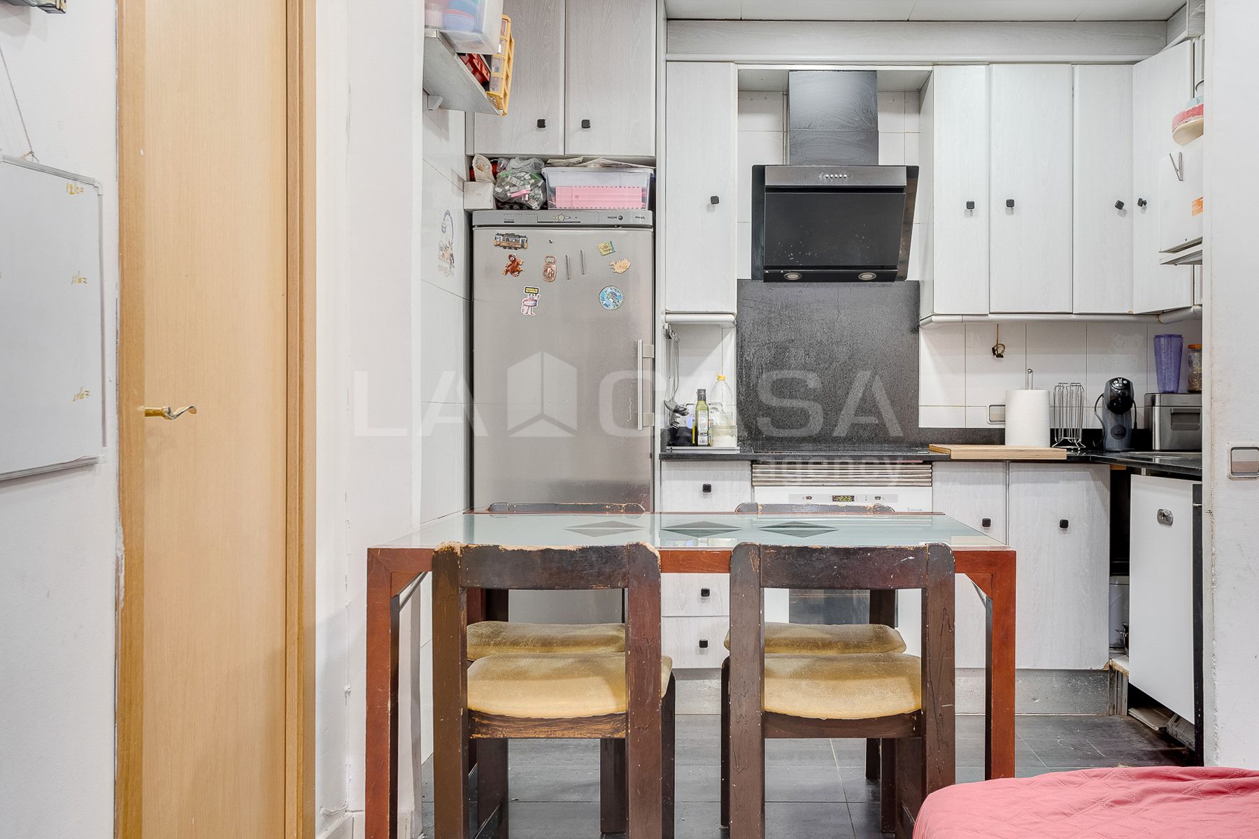 Kitchen of Flat for sale in L'Hospitalet de Llobregat