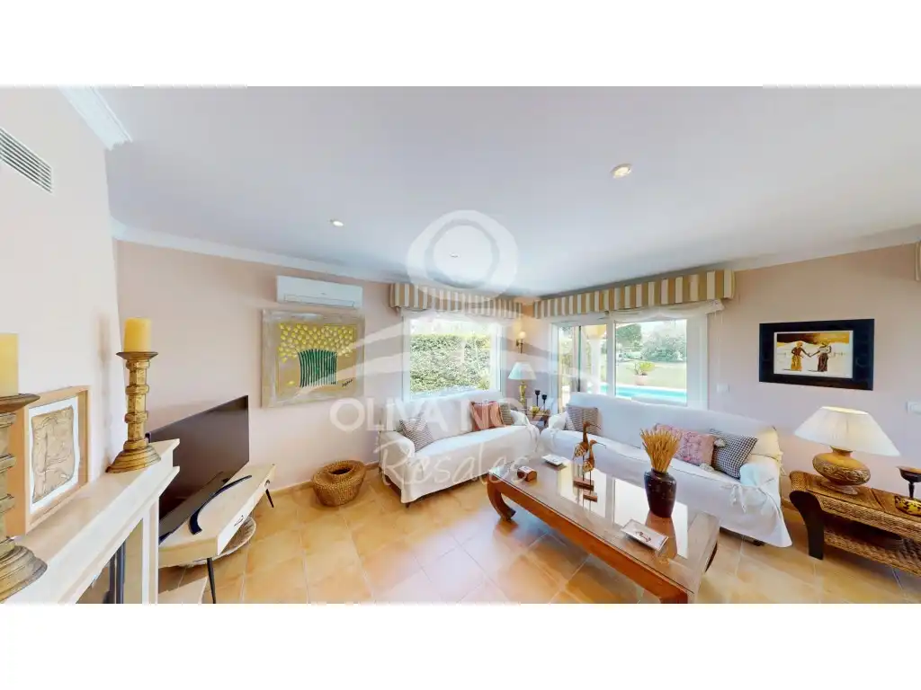 Sala de estar de Casa o chalet en venta en Oliva con Terraza y Piscina