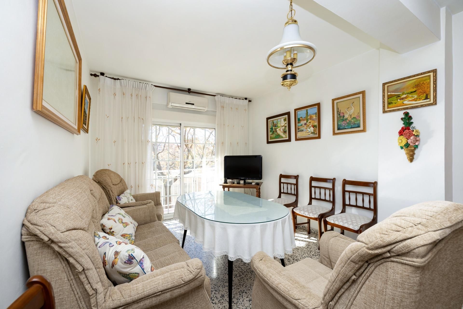 Living room of Flat for sale in  Granada Capital  with Balcony