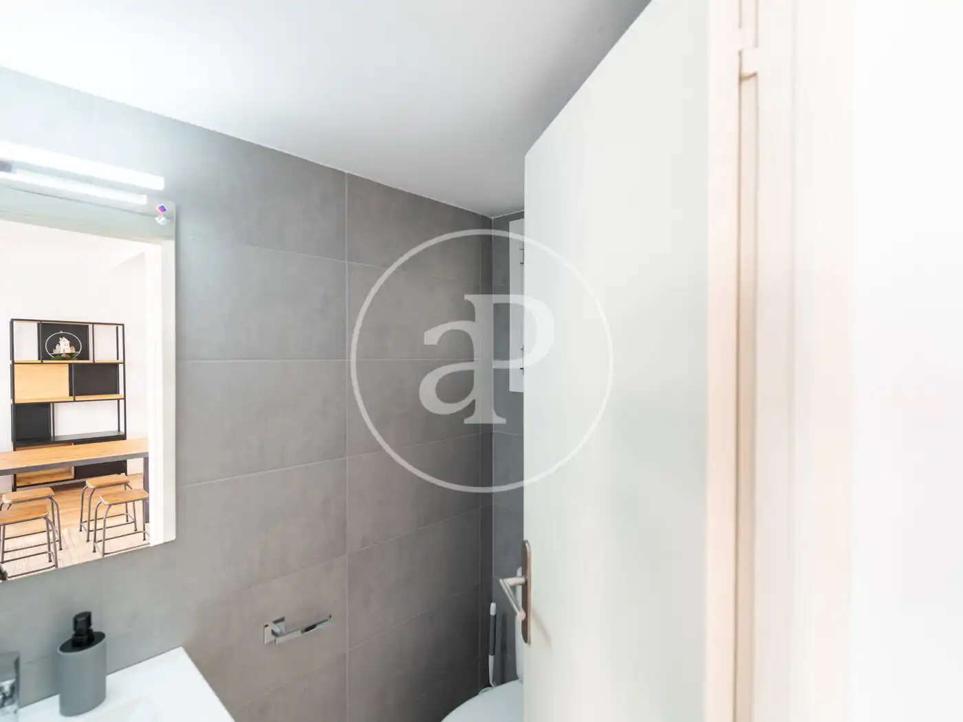 Badezimmer von Dachboden zum Verkauf in L'Hospitalet de Llobregat mit Klimaanlage, Heizung und Terrasse