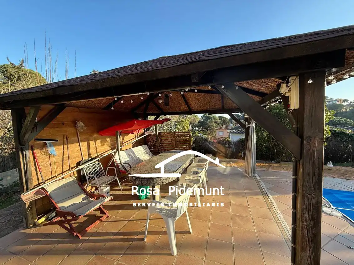 Villa con terrazza in vendita a Lloret Verd - Els Pinars