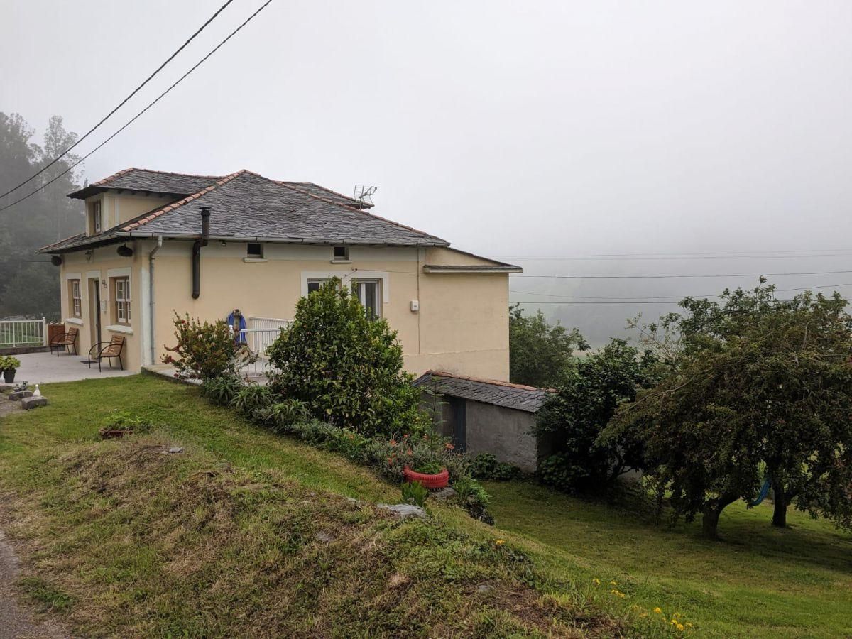 Exterior view of House or chalet for sale in El Franco   with Private garden, Terrace and Balcony