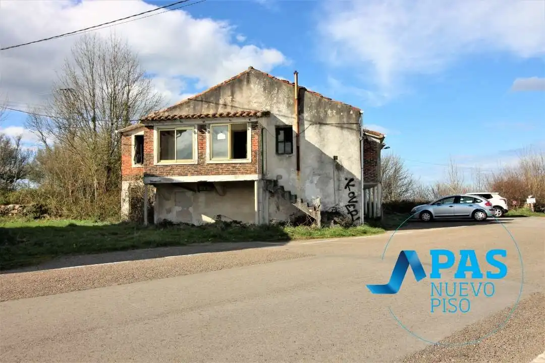 Vista exterior de Casa o xalet en venda en Solórzano amb Jardí privat