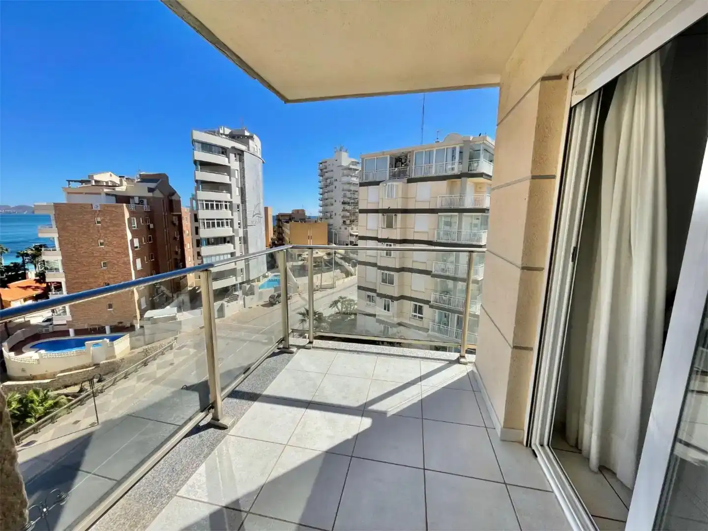 Terrasse von Wohnungen zur Miete in Calpe / Calp mit Klimaanlage, Schwimmbad und Balkon