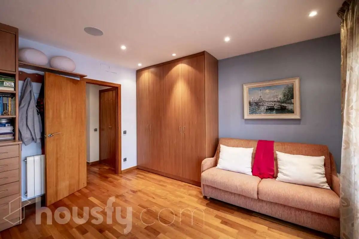 Sala de estar de Casa o chalet en venta en Barcelona con Aire acondicionado, Terraza y Trastero