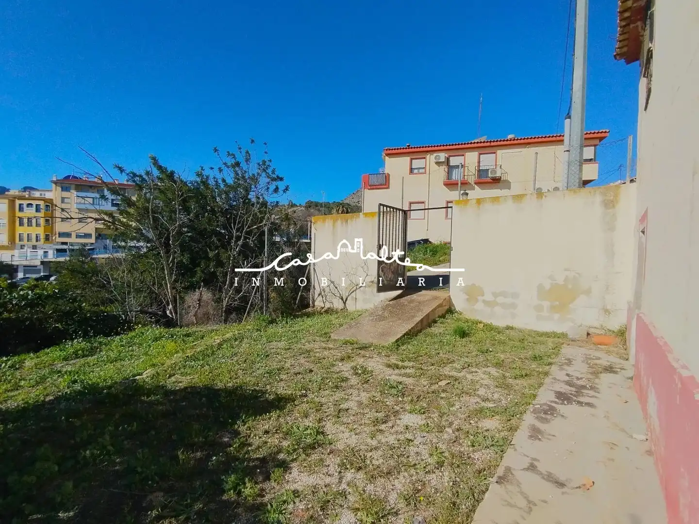Vista exterior de Casa o xalet en venda en Callosa d'en Sarrià amb Jardí privat