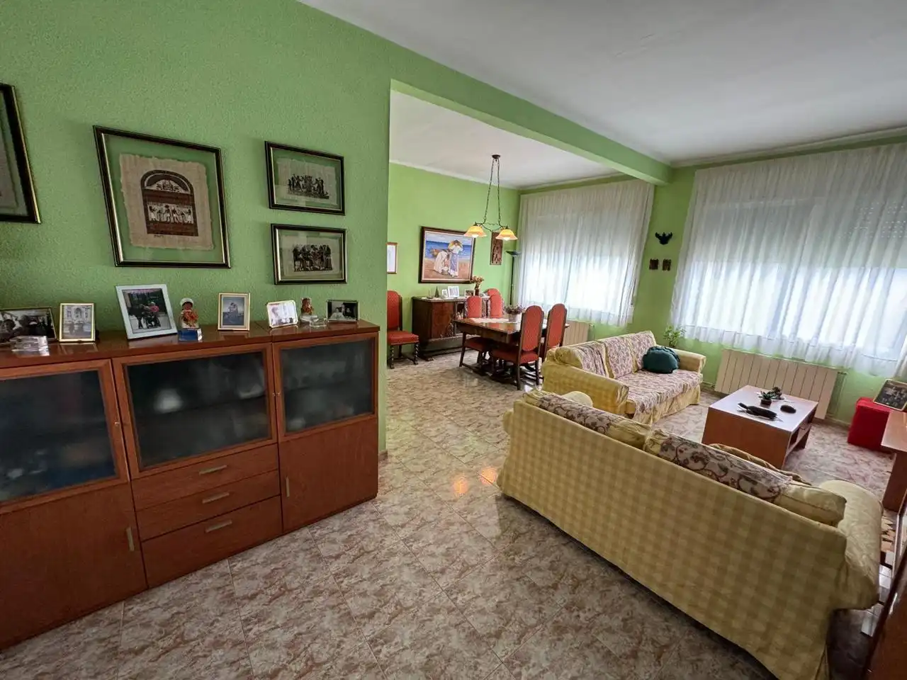 Sala de estar de Finca rústica en venta en Sant Fost de Campsentelles con Calefacción, Jardín privado y Parquet