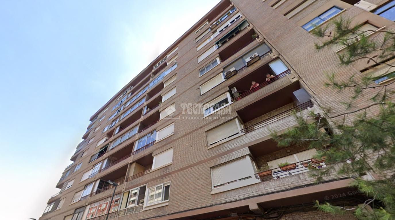 Exterior view of Flat for sale in  Zaragoza Capital  with Heating, Storage room and Furnished