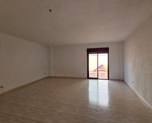Sala d'estar de Casa o xalet en venda en Esquivias amb Calefacció, Terrassa i Traster
