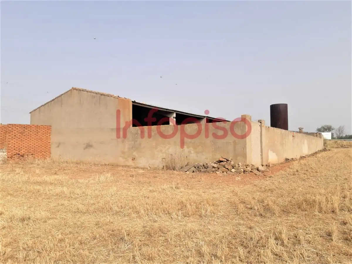 Casa rústica en venda a Valdepeñas